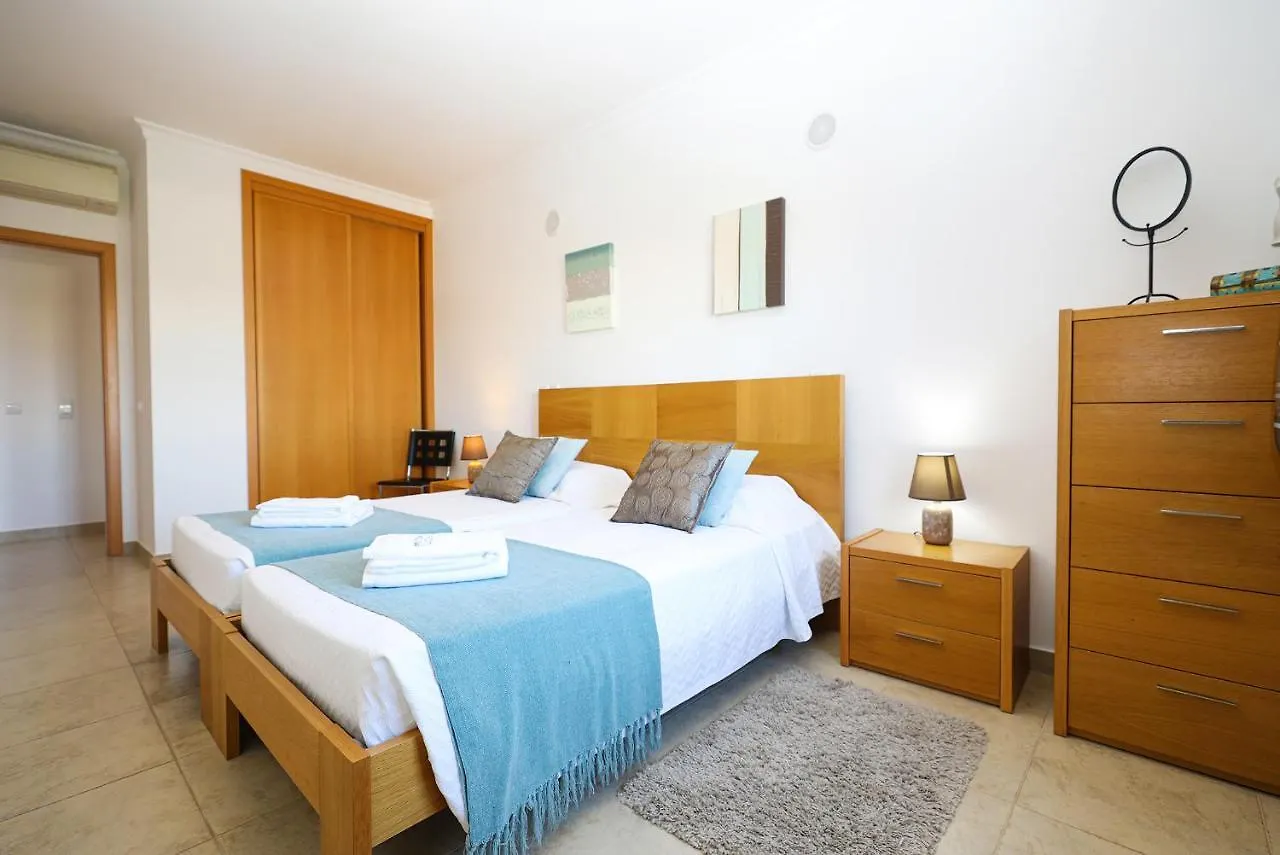 A68 - Palmeiras Paz Apartment Lagos