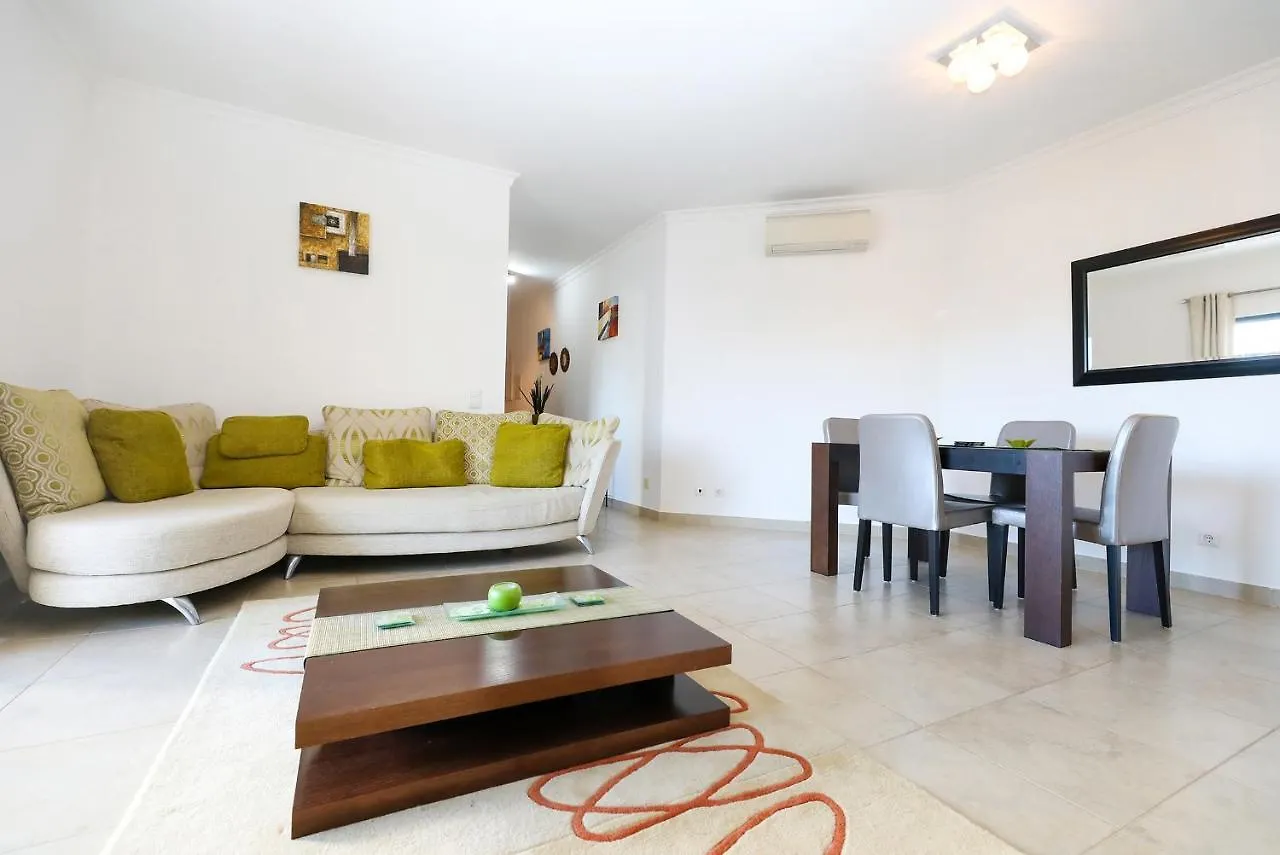A68 - Palmeiras Paz Apartment Lagos