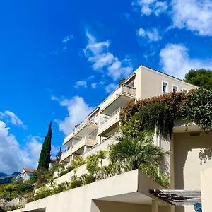 https://charmant-studio-centre-menton-parking-gratuit.fr-provencehotel.com