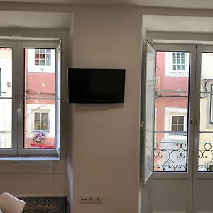 https://the-blue-house-as-portuguesas.hotels-lisbon-portugal.com
